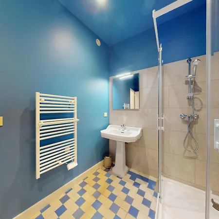 Le Chic * بيربينيو