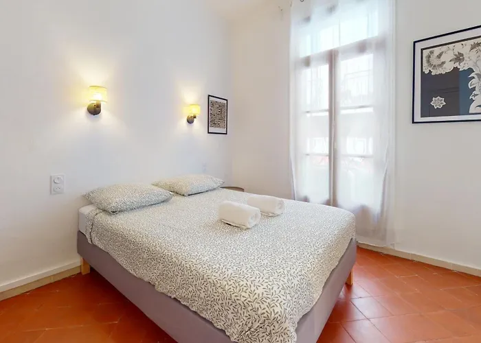 Le Chic アパート *